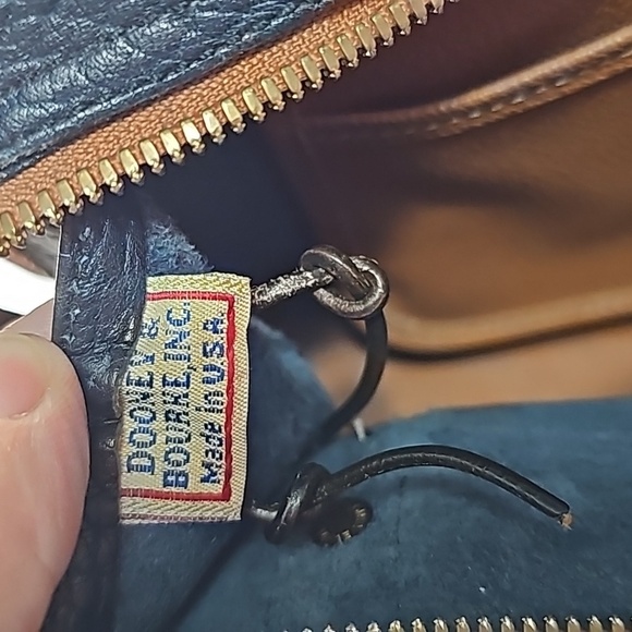 Vintage Dooney and Bourke Purse medium size shoulder bag - Picture 9 of 9